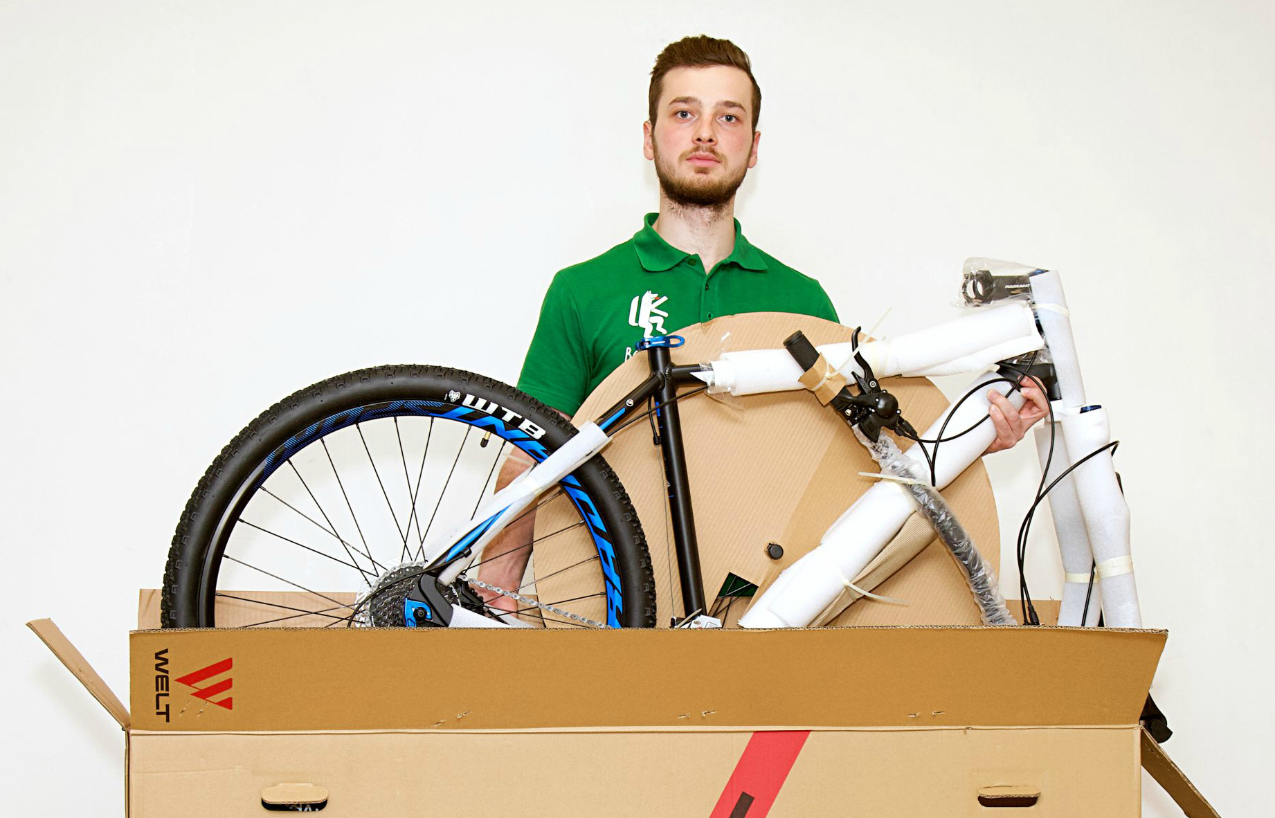 Сборка велосипеда из коробки цена. Упаковка собранного велосипеда. Собрать велосипед. Как собрать велосипед из коробки. Собрать велосипед из коробки.